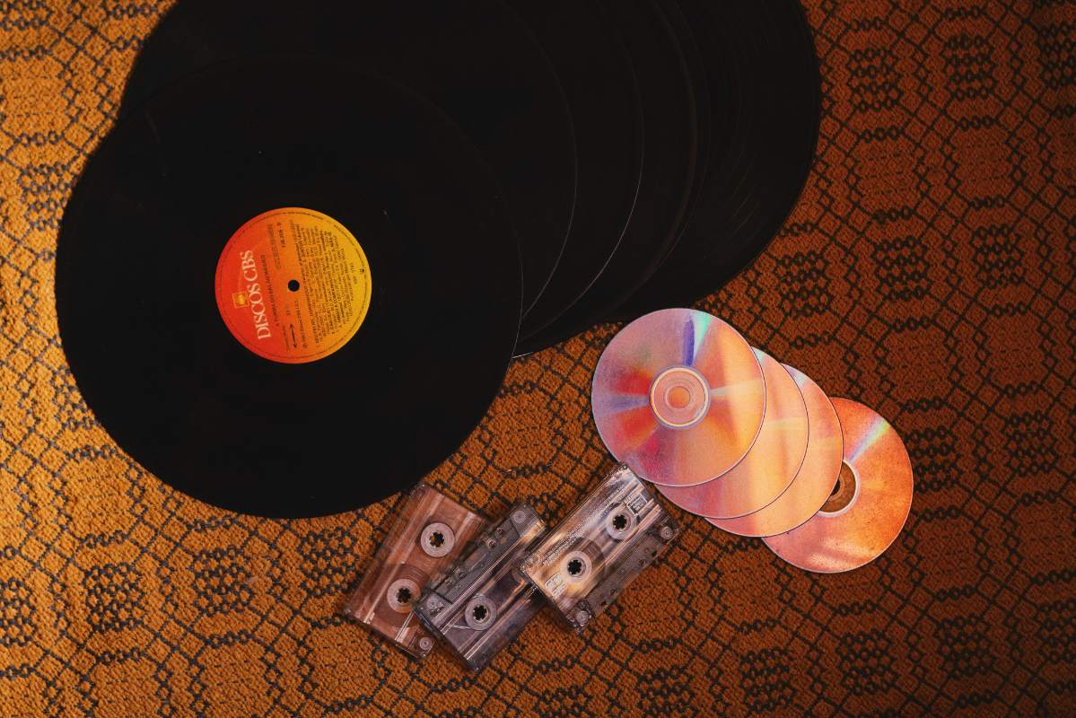 Vinilo o CD: ¿Cuál es la mejor opción para escuchar música? | Real Cash