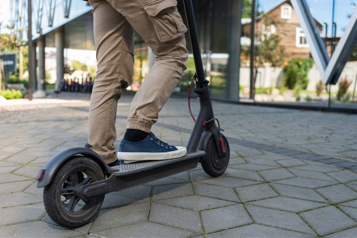 Normas básicas para conducir un patinete eléctrico en 2023 | Real Cash